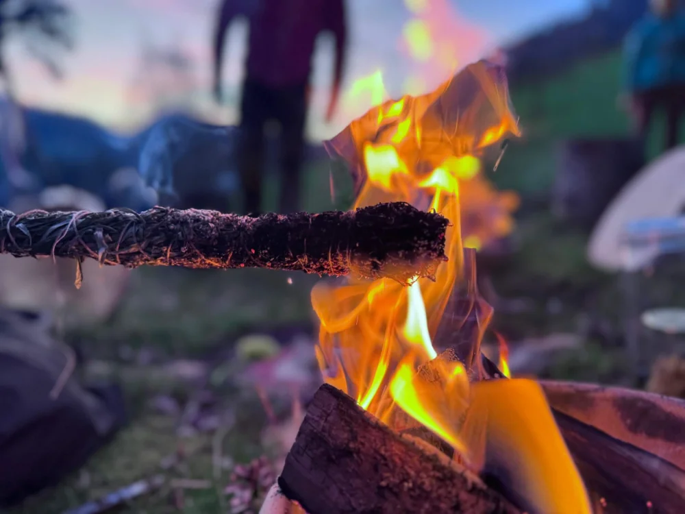 Feuer als rituelles Element für Übergang und Transformation